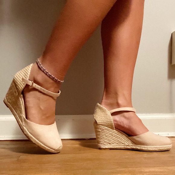 Pink strapped wedges - Picture 4 of 4